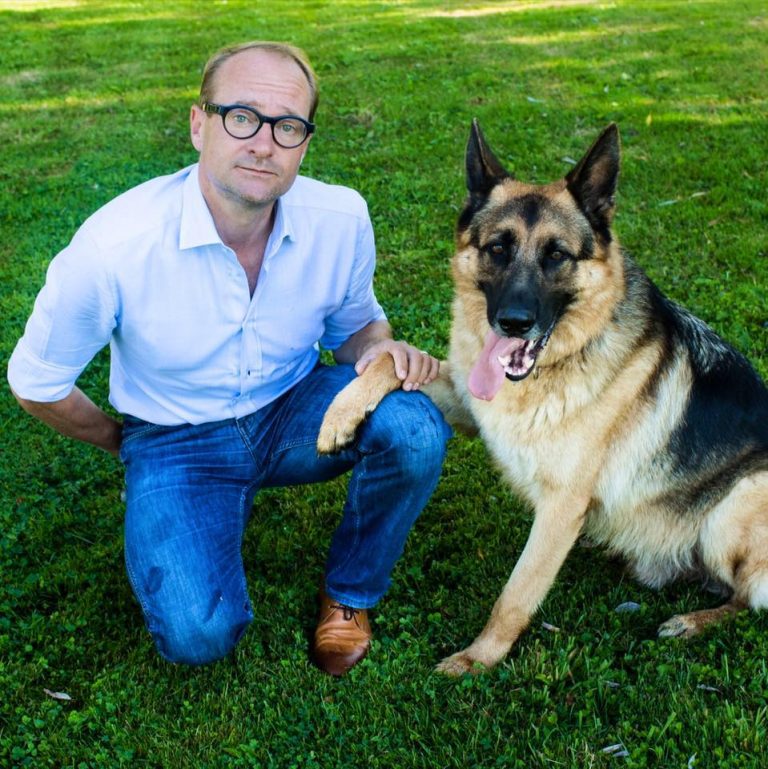 Ben Weyts met zijn hond Jerry